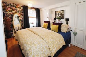 HIGH STREET- click for photo gallery